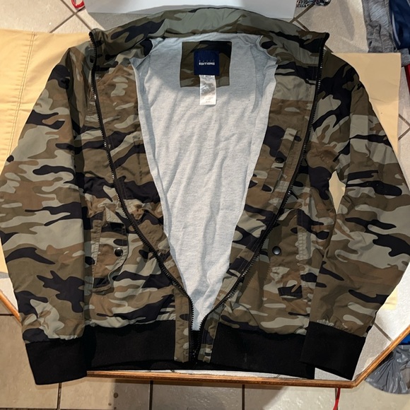 Basic Edition mens  lined windbreaker w/ zip in hood camo size small - Picture 2 of 5